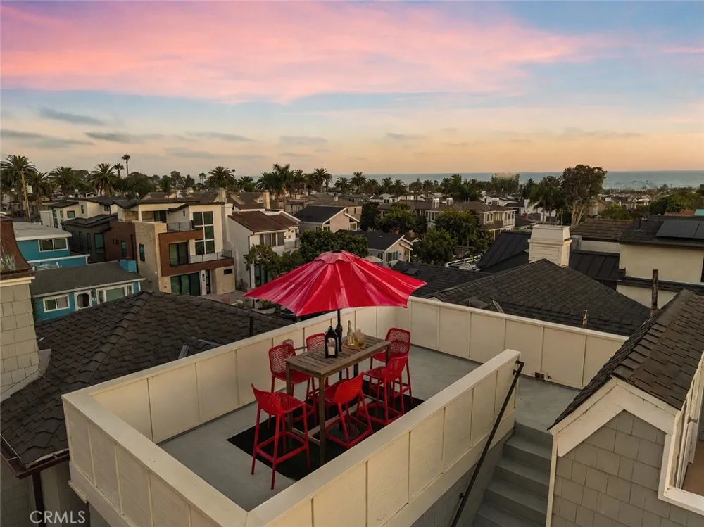 713 Larkspur Avenue Corona del Mar, CA 92625