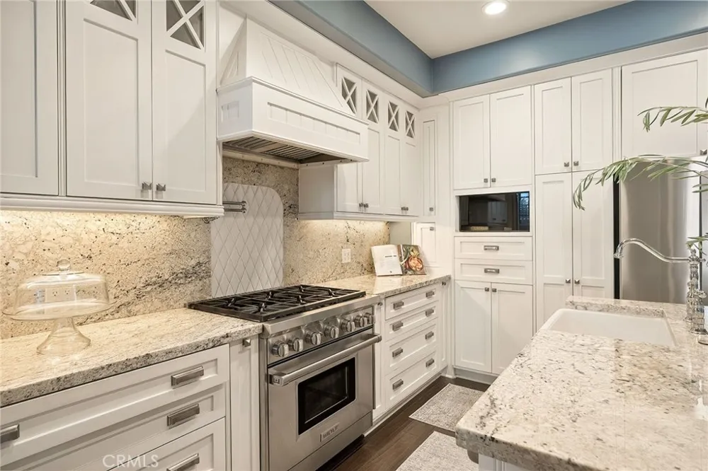 713 Larkspur Avenue Corona del Mar, CA 92625