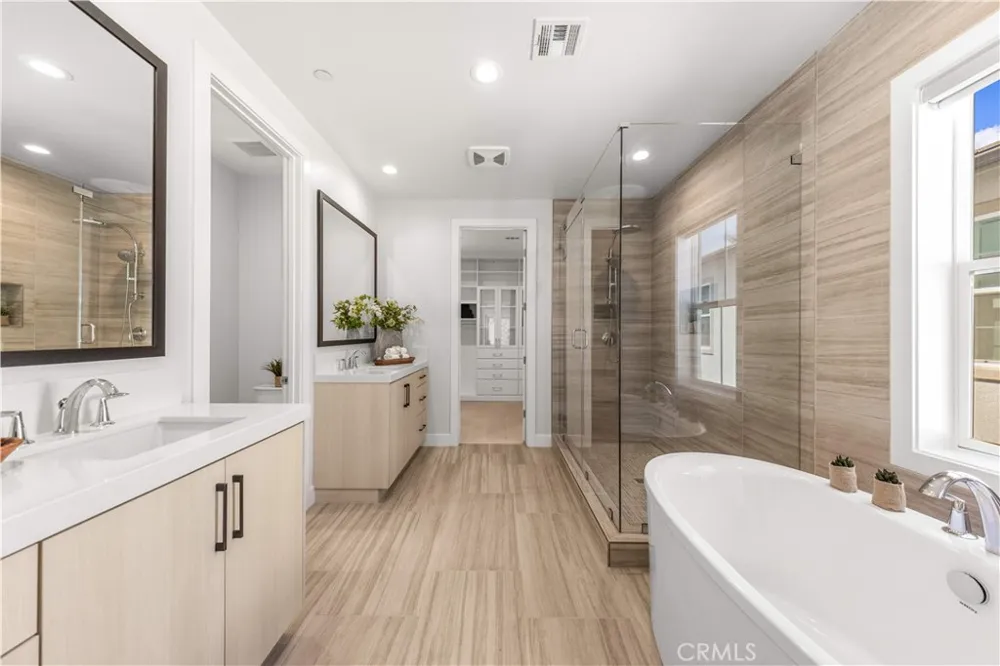 400 Riverbend Lake Forest, CA 92630
