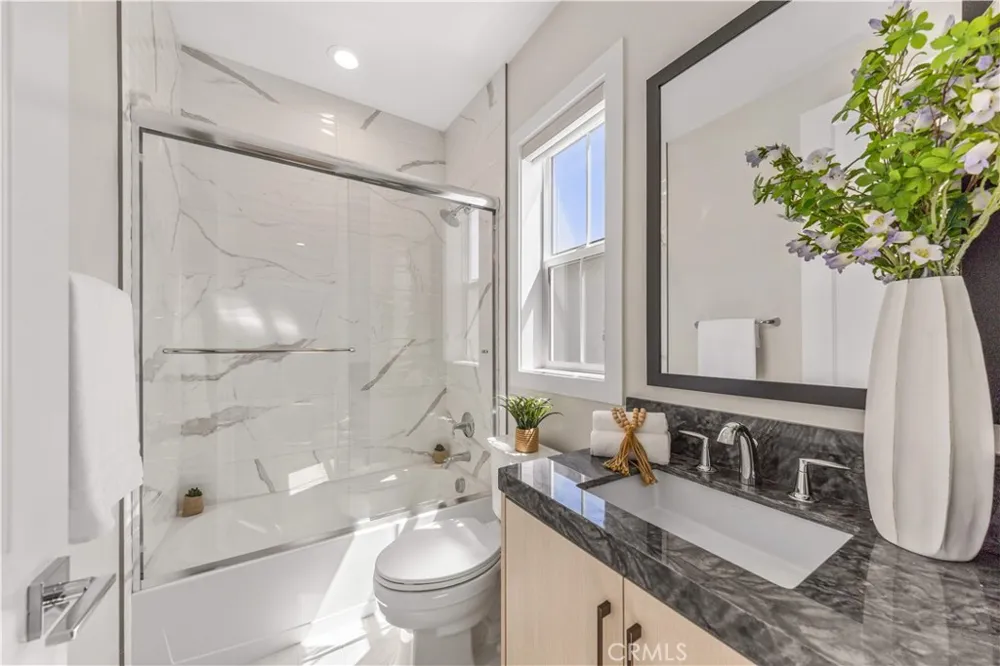 400 Riverbend Lake Forest, CA 92630