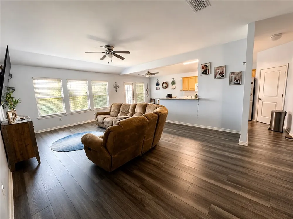 2011 Cottonwood Drive Portland, TX 78374
