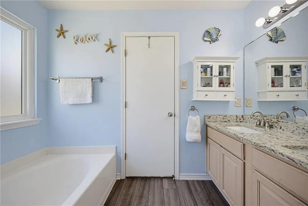 2011 Cottonwood Drive Portland, TX 78374