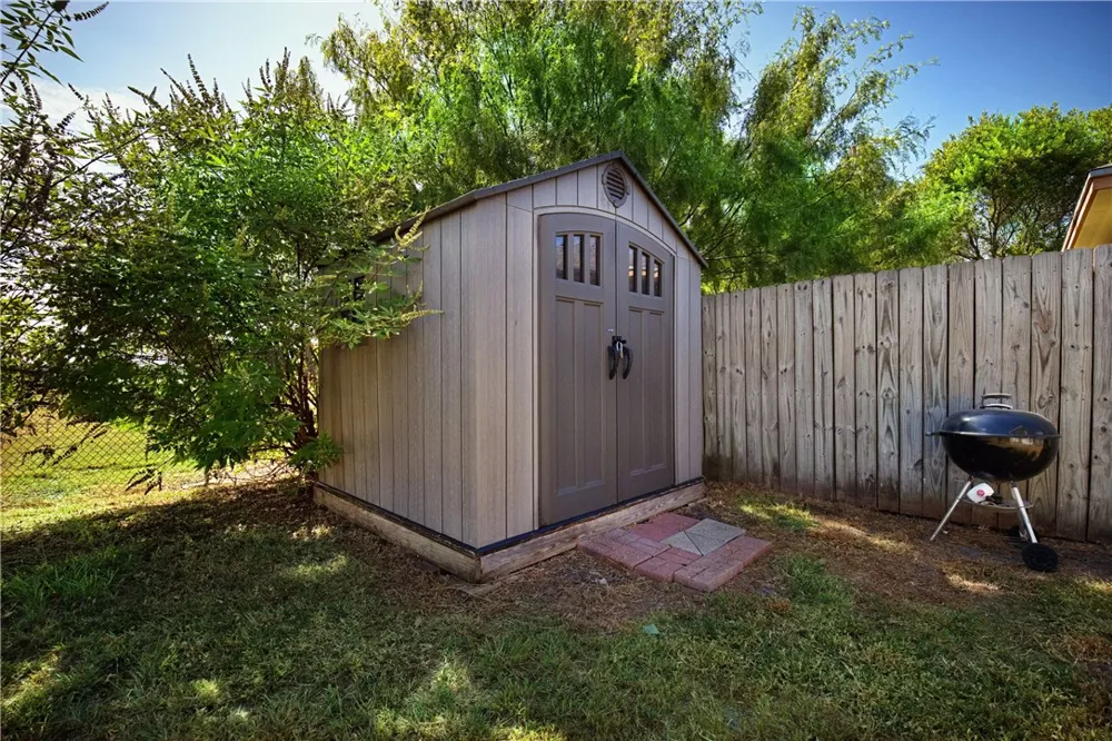 2011 Cottonwood Drive Portland, TX 78374