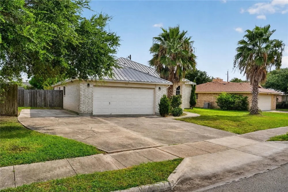 112 Presidio Drive Portland, TX 78374