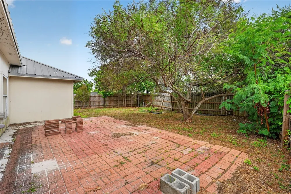 112 Presidio Drive Portland, TX 78374
