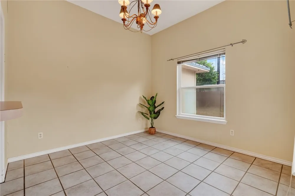 112 Presidio Drive Portland, TX 78374