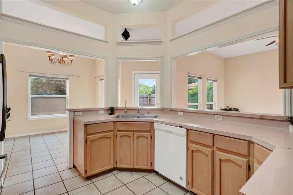 112 Presidio Drive Portland, TX 78374