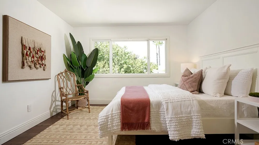 25721 Cervantes Mission Viejo, CA 92691