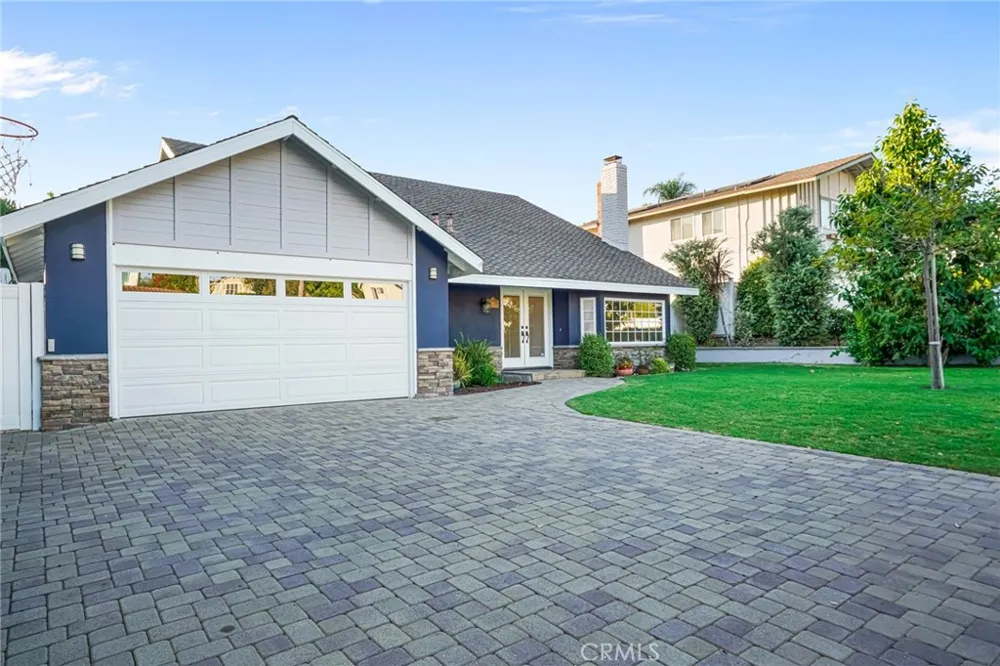 25721 Cervantes Mission Viejo, CA 92691