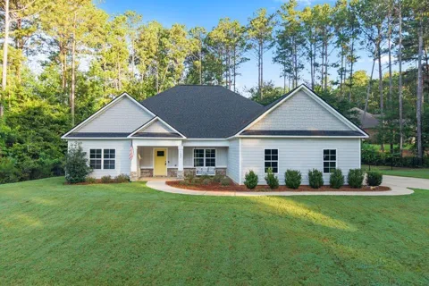 122 Lee Road 2121