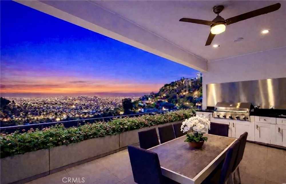 8835 Evanview Los Angeles, CA 90069