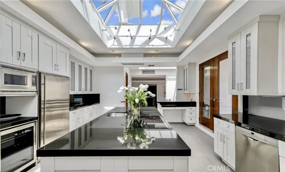 8835 Evanview Los Angeles, CA 90069