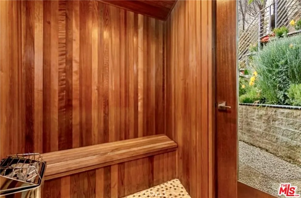8835 Evanview Los Angeles, CA 90069