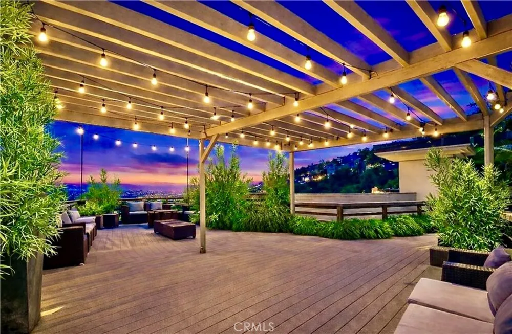 8835 Evanview Los Angeles, CA 90069