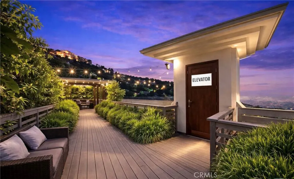 8835 Evanview Los Angeles, CA 90069
