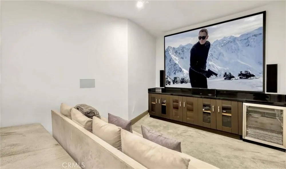 8835 Evanview Los Angeles, CA 90069