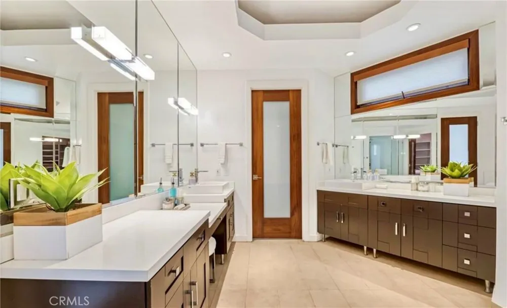 8835 Evanview Los Angeles, CA 90069