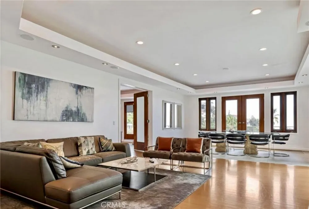 8835 Evanview Los Angeles, CA 90069
