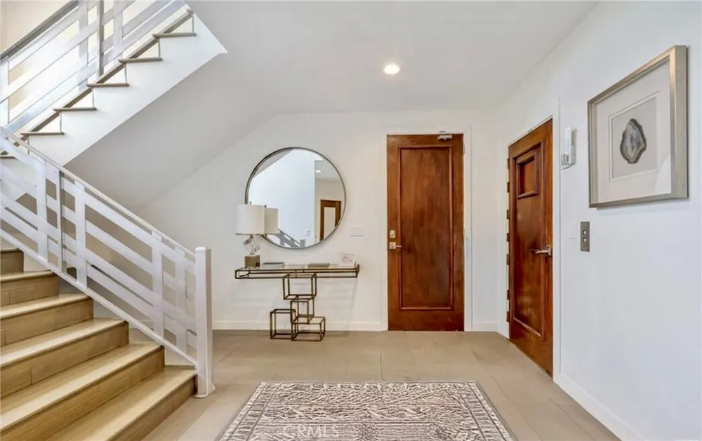 8835 Evanview Los Angeles, CA 90069