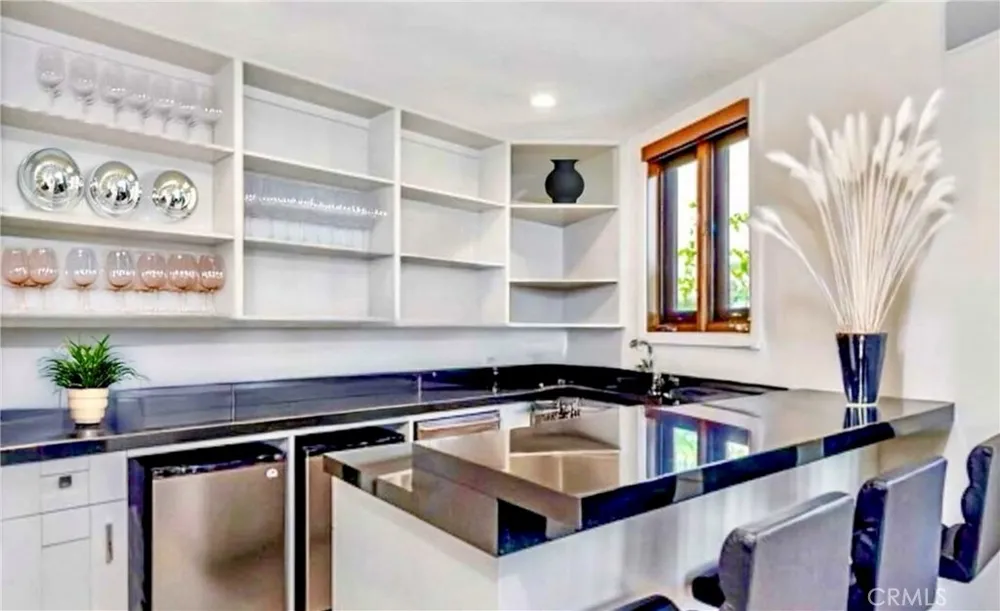 8835 Evanview Los Angeles, CA 90069