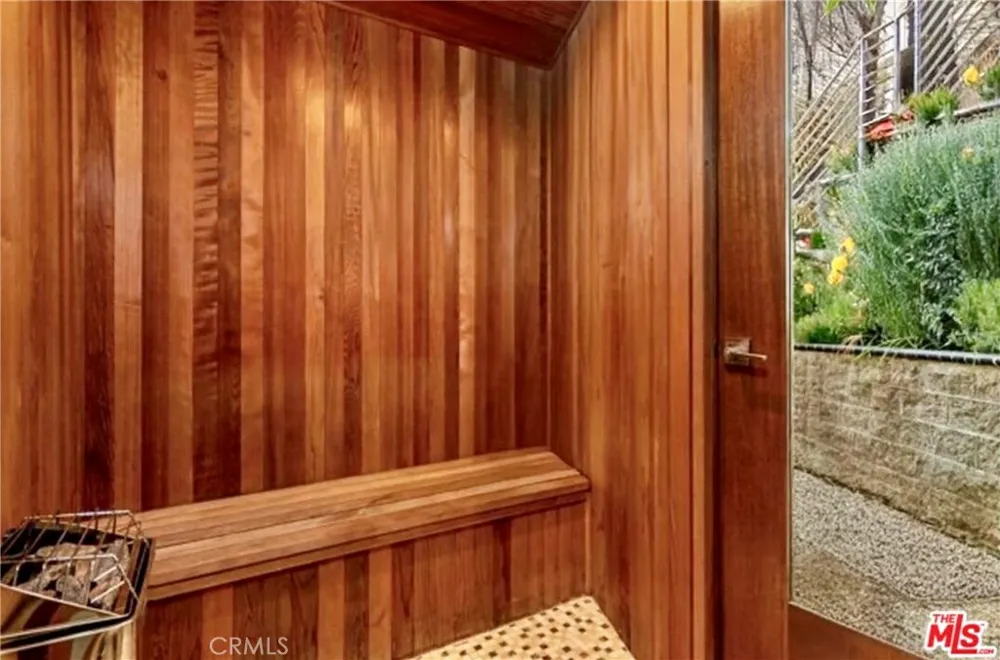 8835 Evanview Los Angeles, CA 90069
