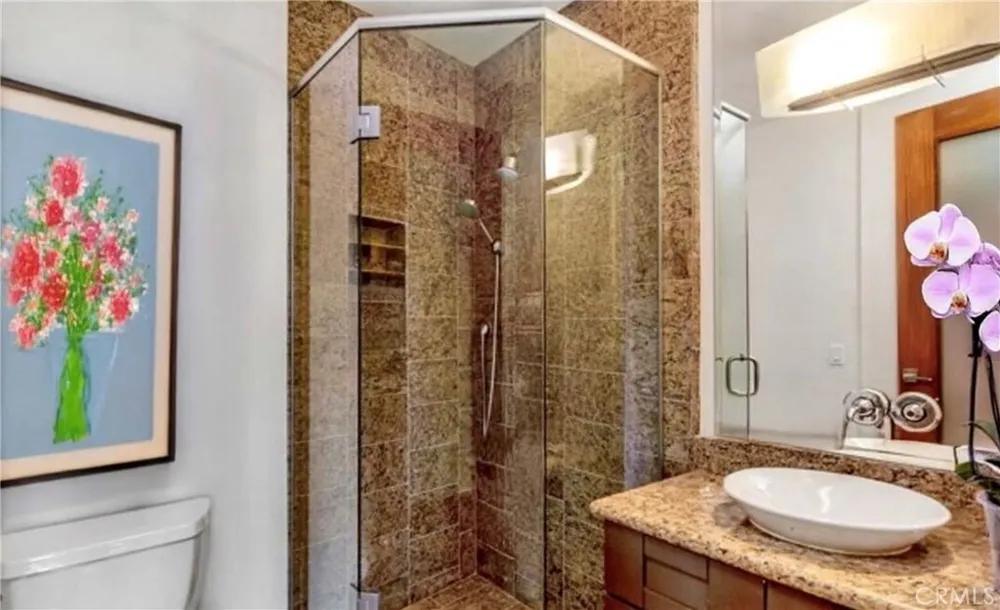 8835 Evanview Los Angeles, CA 90069