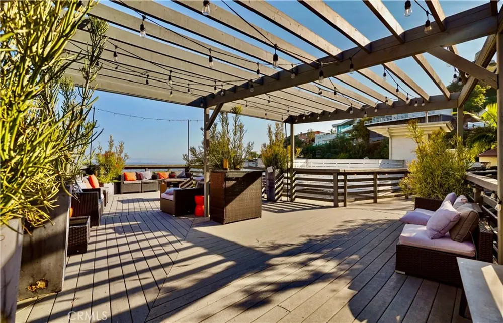 8835 Evanview Los Angeles, CA 90069