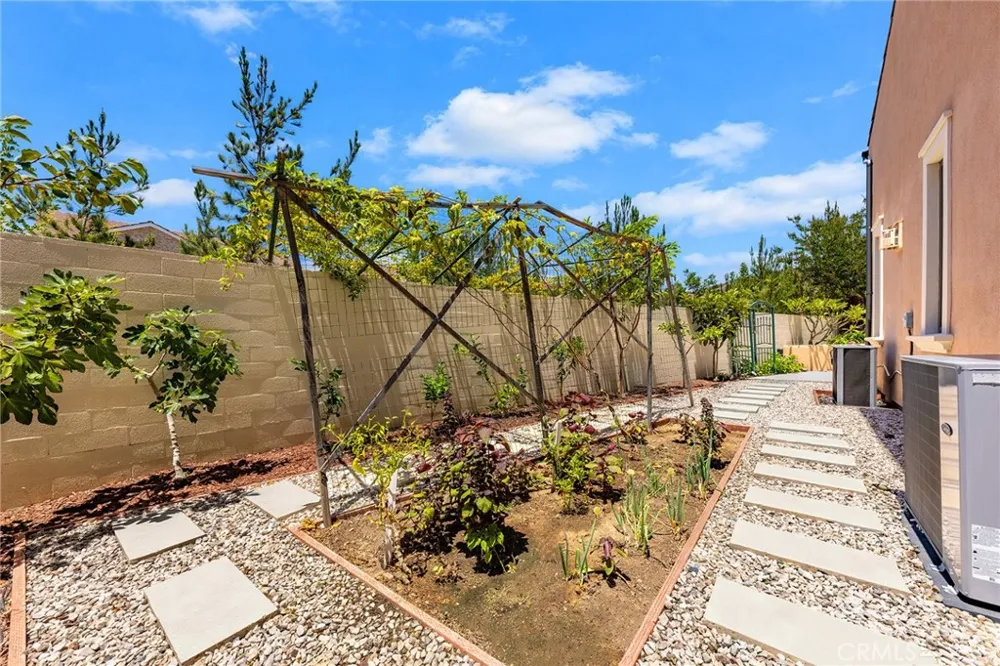115 Green Rdg Irvine, CA 92602
