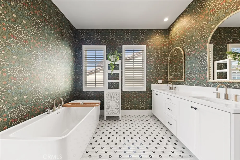 115 Green Rdg Irvine, CA 92602