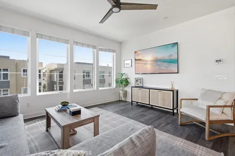 657 Doheny