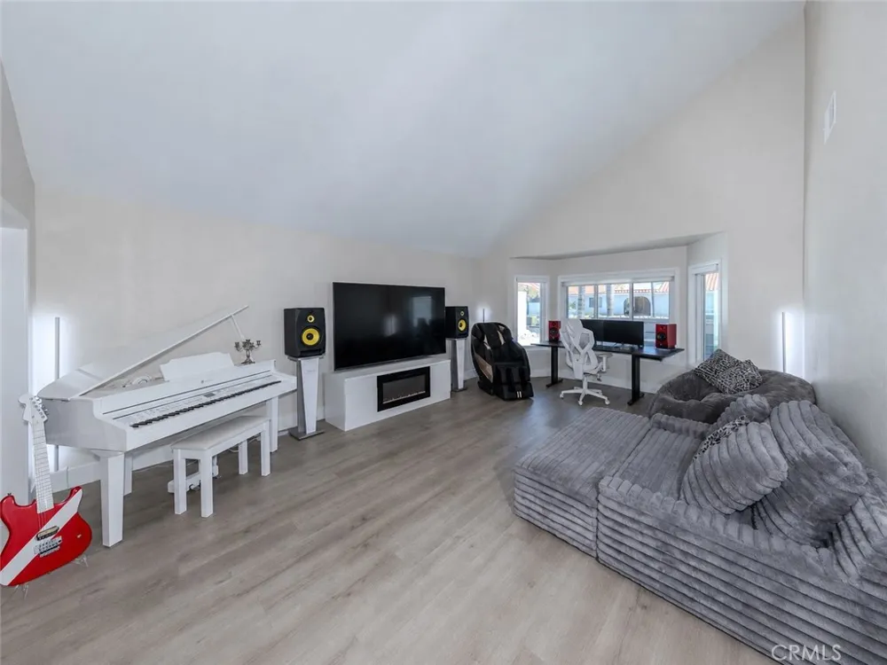 22706 Lighthouse Canyon Lake, CA 92587