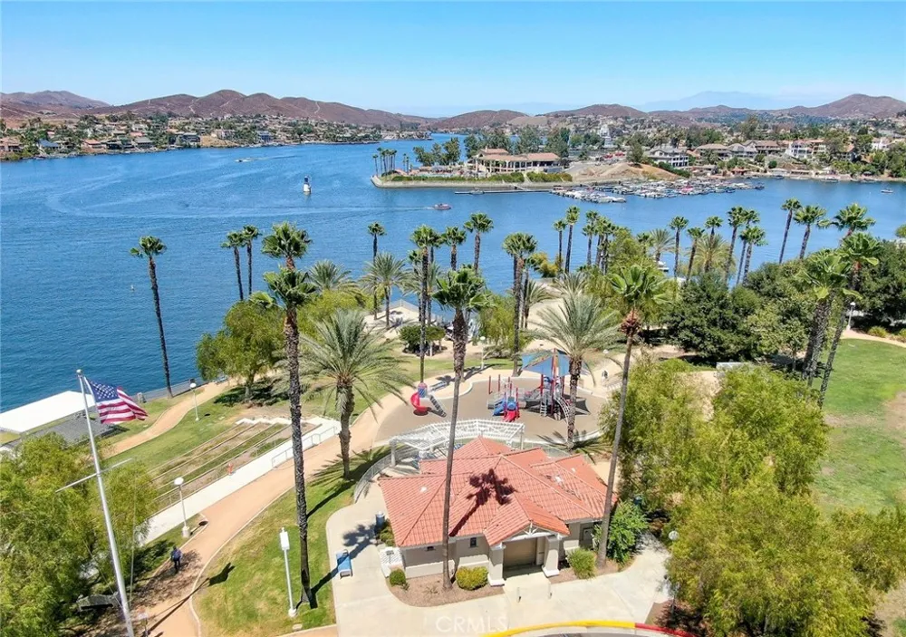 22706 Lighthouse Canyon Lake, CA 92587