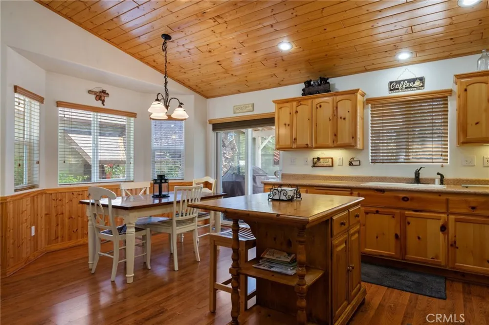 387 Vista Lane Big Bear Lake, CA 92315