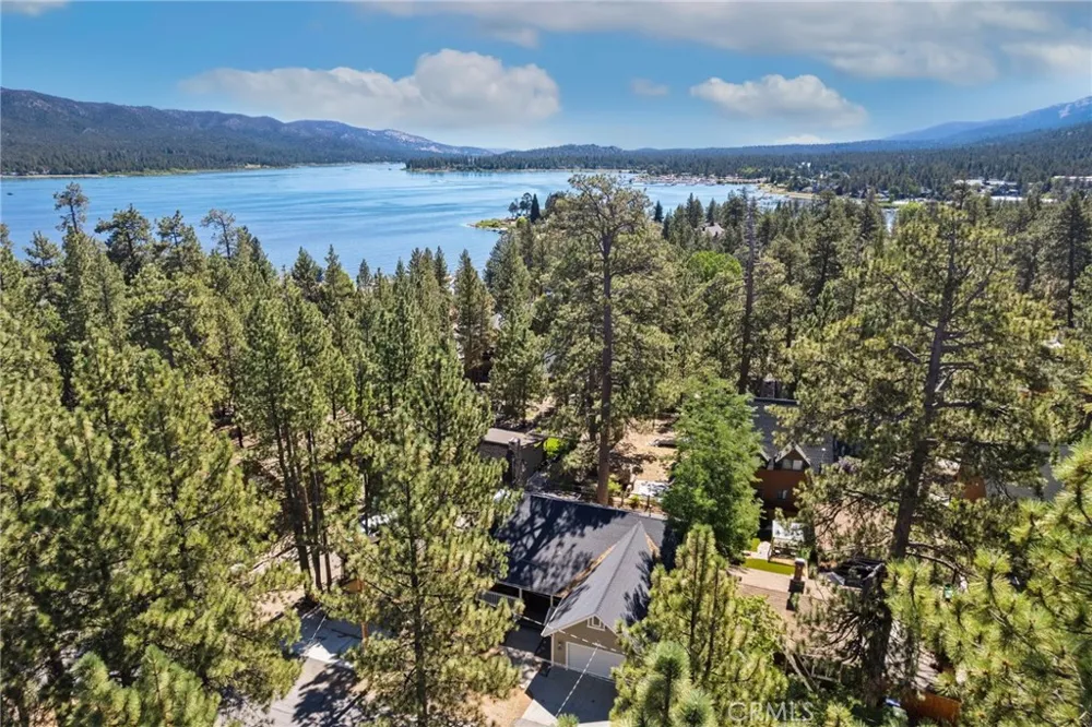 387 Vista Lane Big Bear Lake, CA 92315