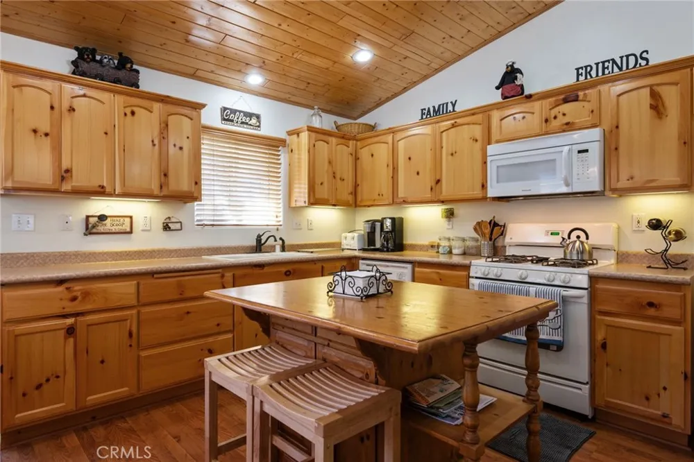 387 Vista Lane Big Bear Lake, CA 92315
