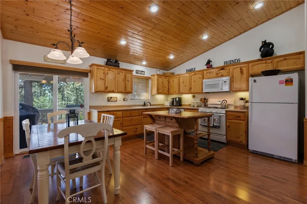 387 Vista Lane Big Bear Lake, CA 92315