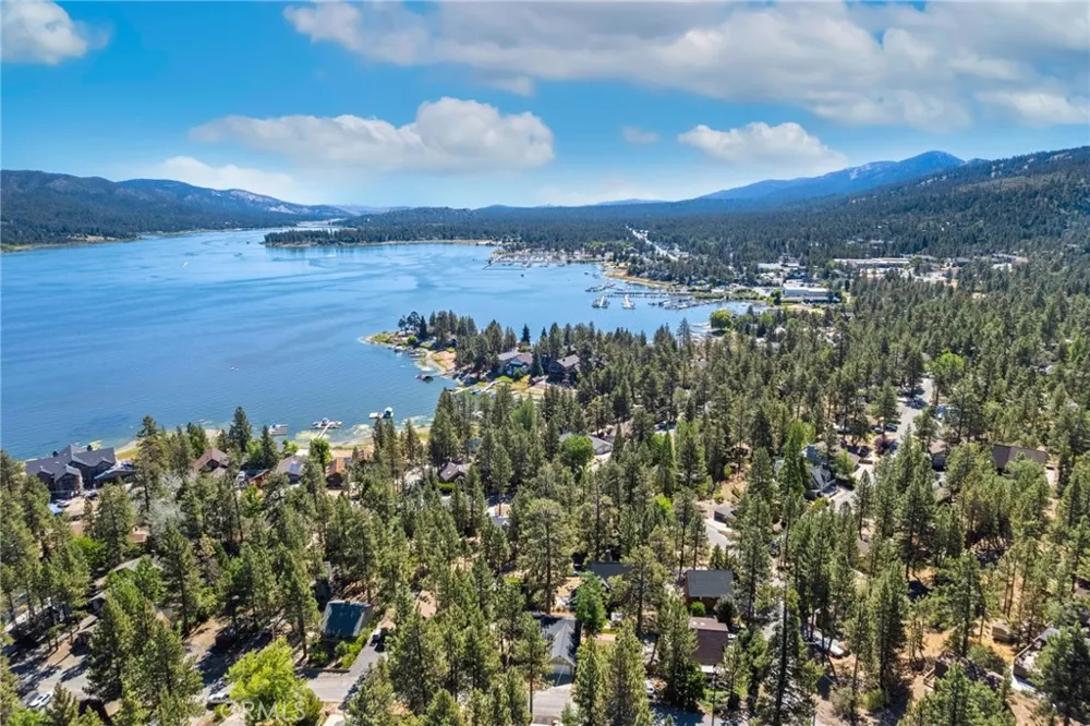 387 Vista Lane Big Bear Lake, CA 92315