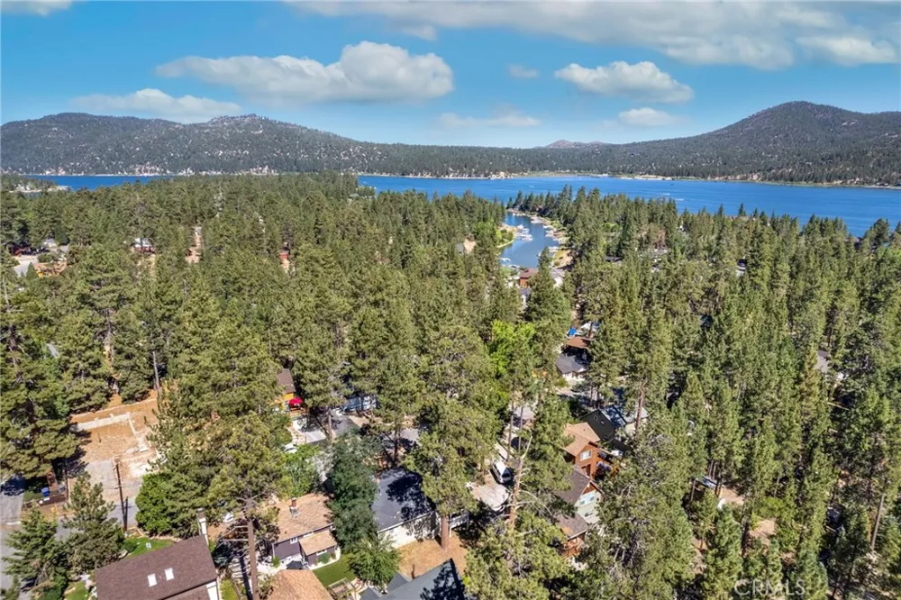 387 Vista Lane Big Bear Lake, CA 92315