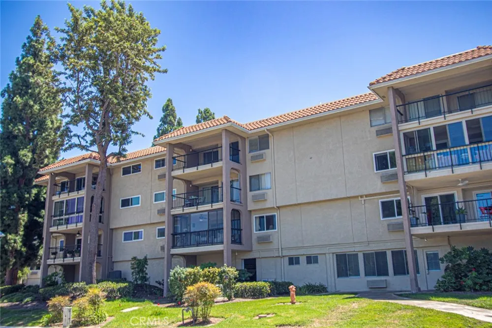 3241 San Amadeo #3C Laguna Woods, CA 92637