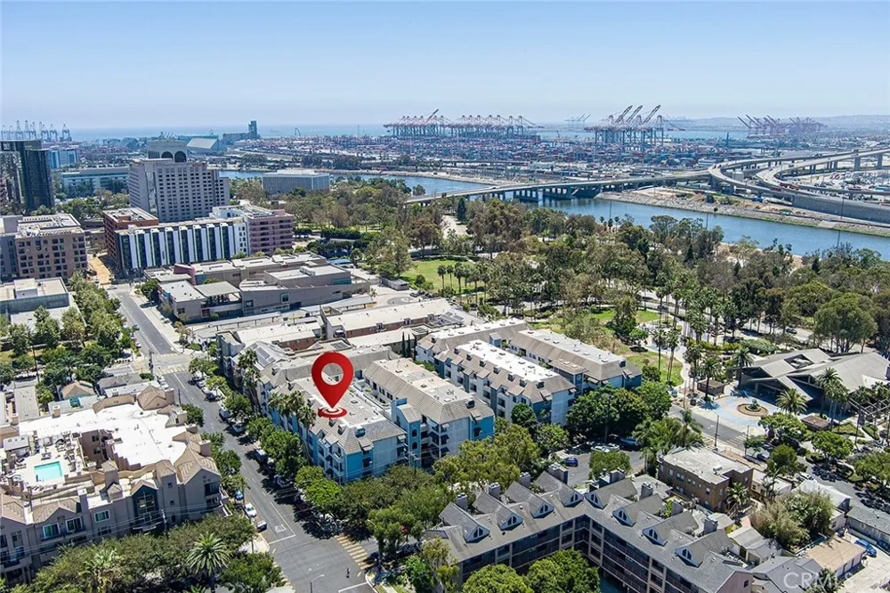 720 W 4th #318 Long Beach, CA 90802