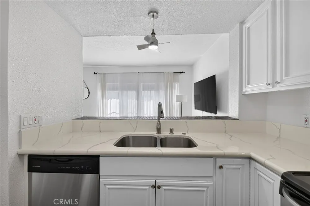 720 W 4th #318 Long Beach, CA 90802