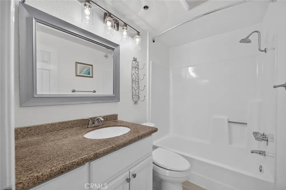 720 W 4th #318 Long Beach, CA 90802
