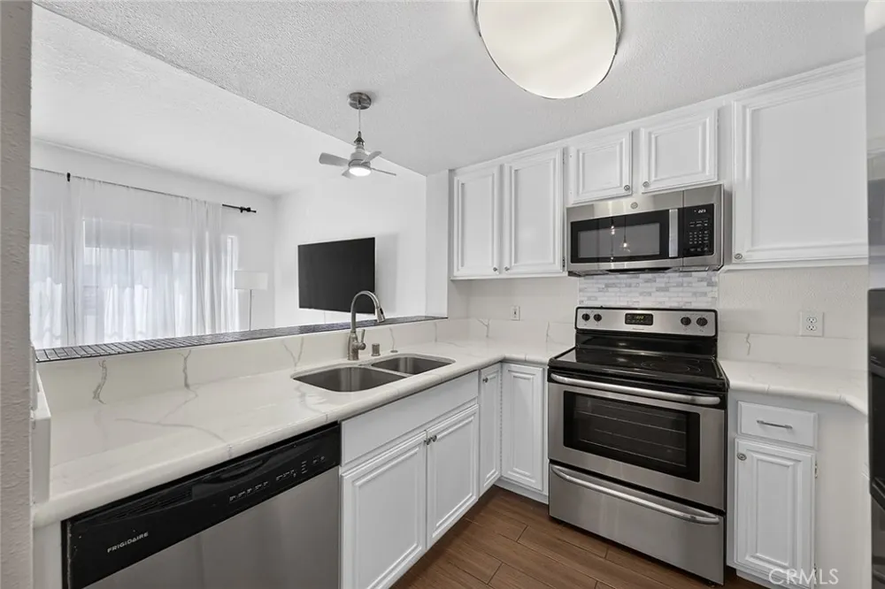 720 W 4th #318 Long Beach, CA 90802