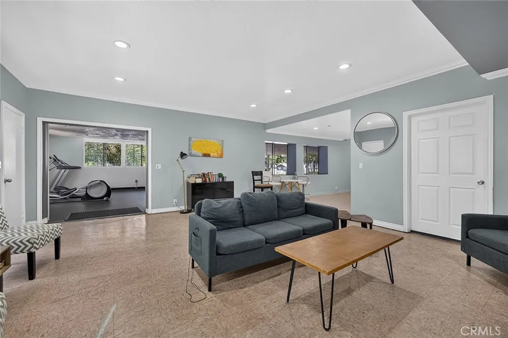 720 W 4th #318 Long Beach, CA 90802