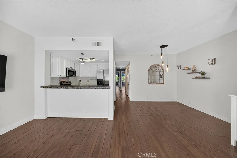 720 W 4th #318 Long Beach, CA 90802