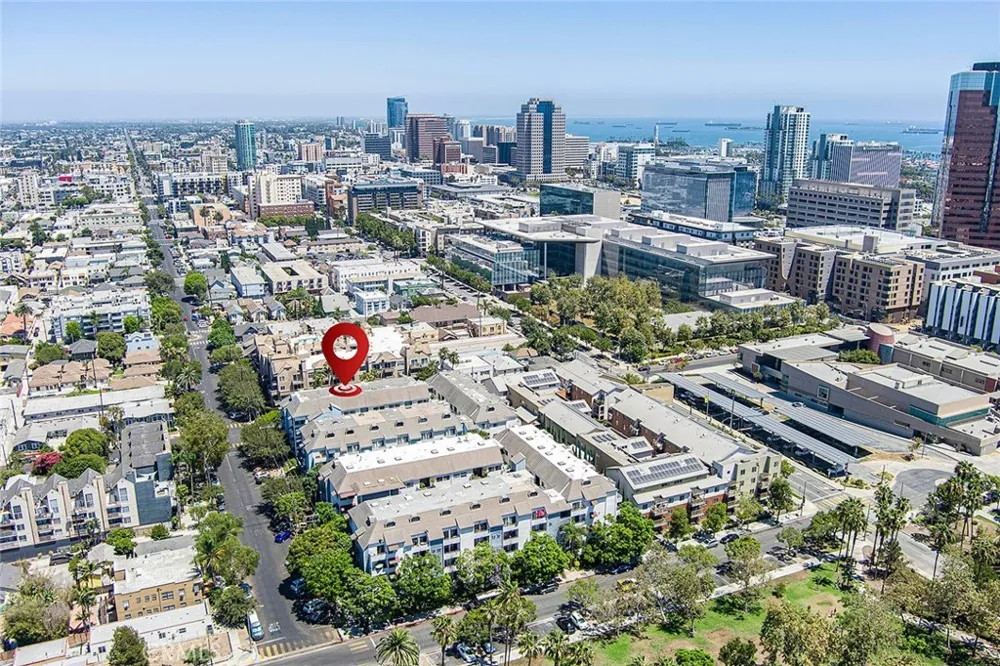 720 W 4th #318 Long Beach, CA 90802