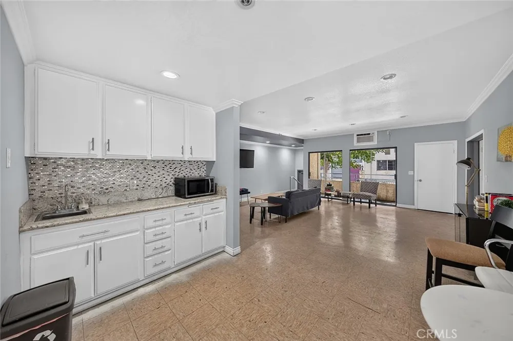 720 W 4th #318 Long Beach, CA 90802