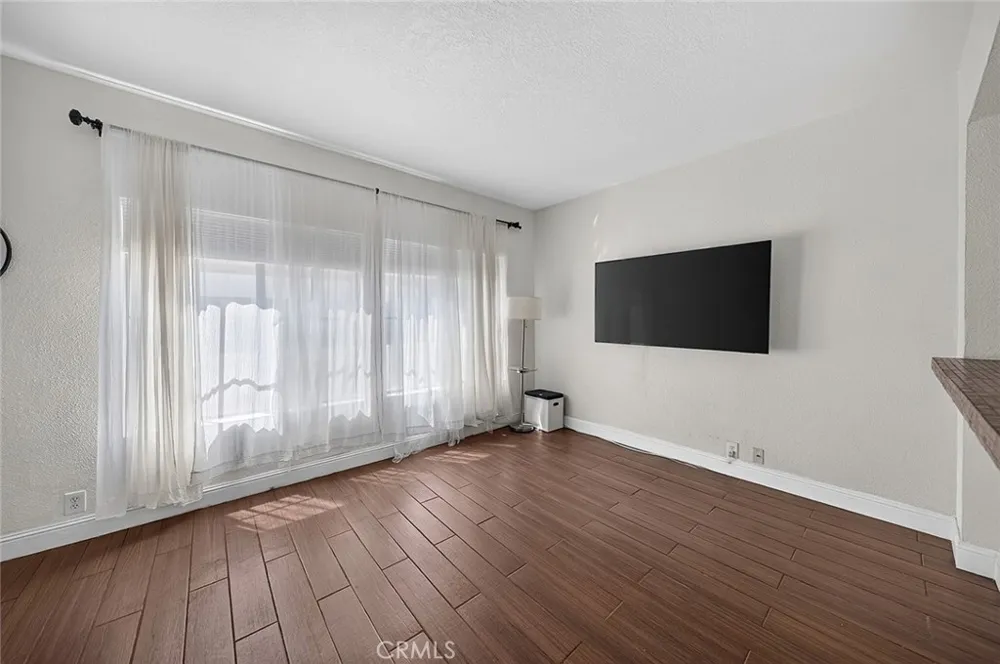720 W 4th #318 Long Beach, CA 90802