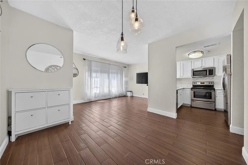 720 W 4th #318 Long Beach, CA 90802