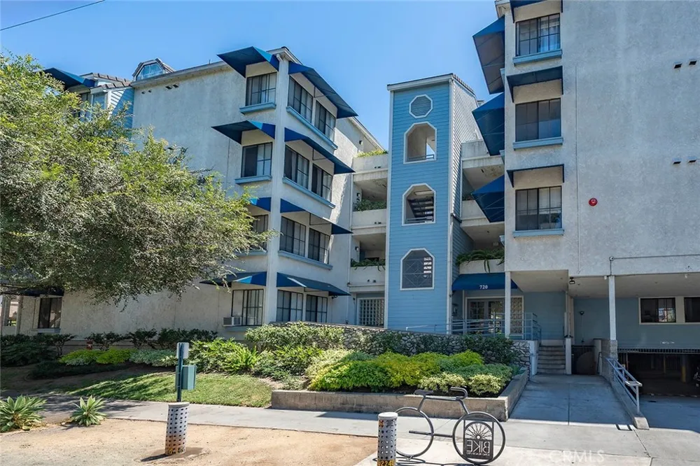 720 W 4th #318 Long Beach, CA 90802